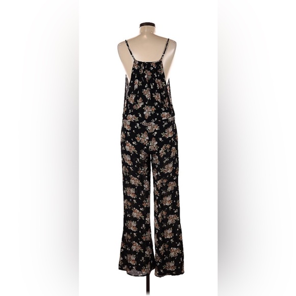 Floral Flynn Skye Jumpsuit size medium. - Picture 2 of 2